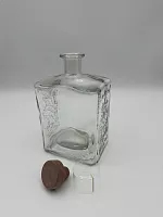 Бутылка «КВАДРО» с эмбоссингом 1.0 л.